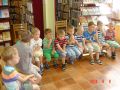 przedszkolaki w bibliotece